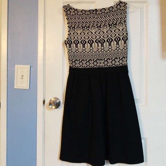 Cynthia Rowley Dress. Geometric top. - Picture 4 of 4